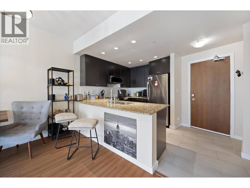 304 225 Francis Way, New Westminster, photo 2