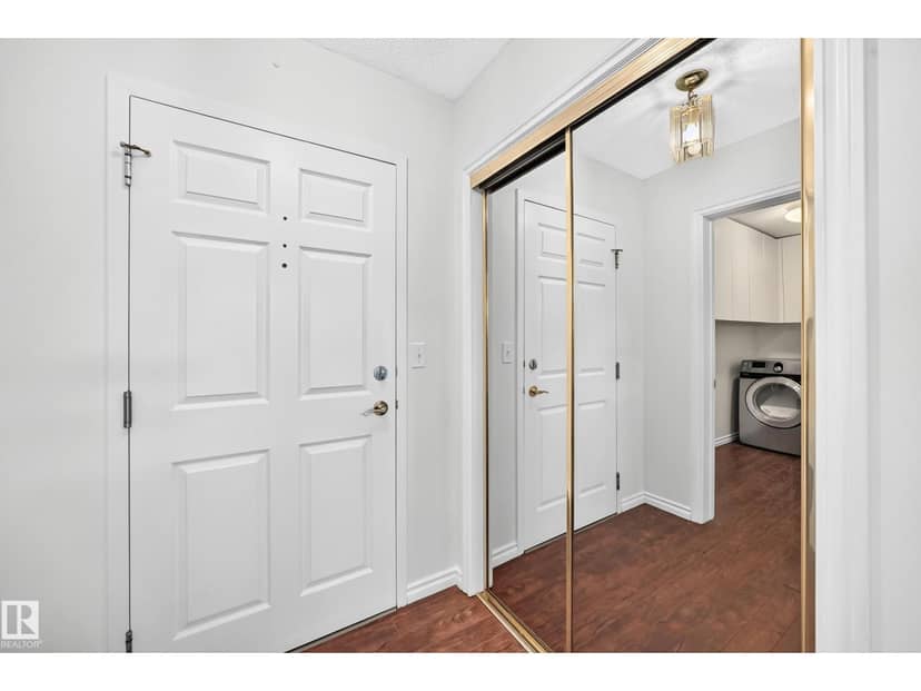 #109 10945 21 AV NW, Edmonton, photo 3