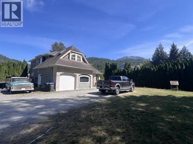 38940 LOGGERS LANE, Squamish, photo 4