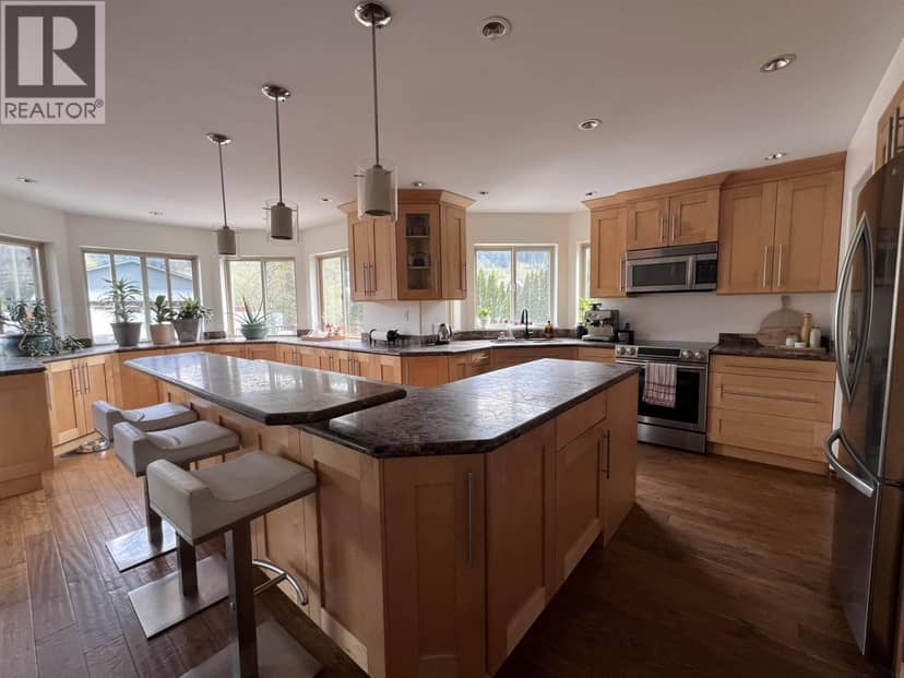 38940 LOGGERS LANE, Squamish, photo 7