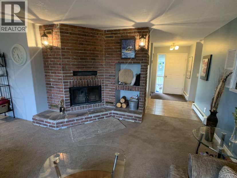 19 RAVEN CRESCENT, Fort Nelson, photo 4