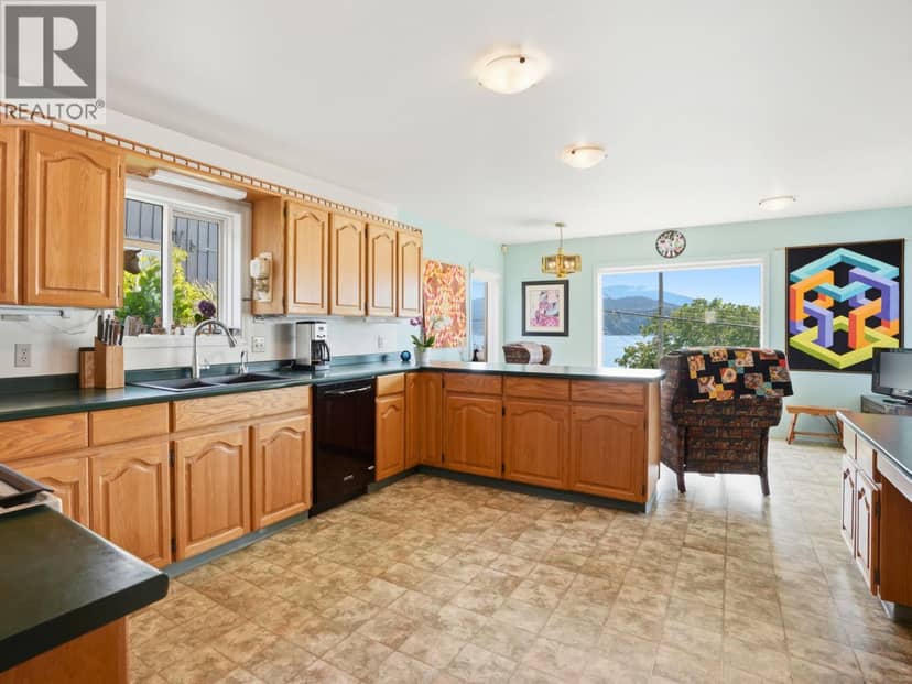 603 MARINE DRIVE, Gibsons, photo 3