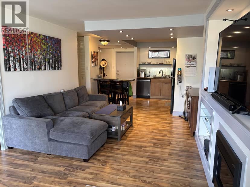 206 710 SEVENTH AVENUE, New Westminster, photo 3