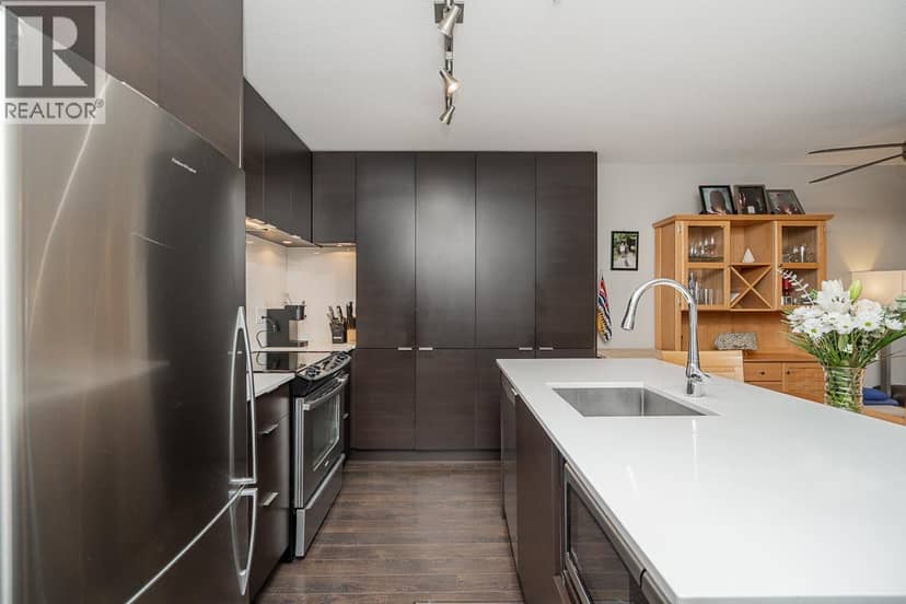 207 1677 LLOYD AVENUE, North Vancouver, photo 8