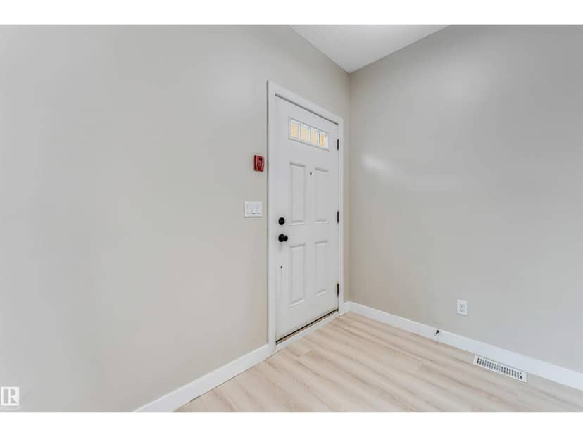 #27 13825 155 AV NW, Edmonton, photo 5