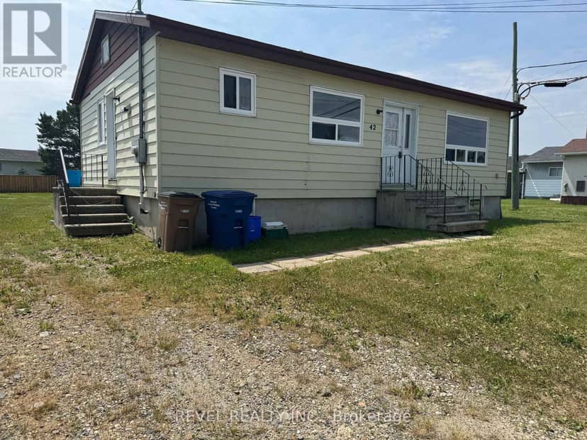 42 Gauthier Street, Kapuskasing, photo 2