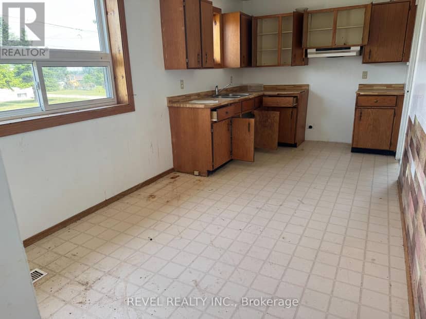 42 Gauthier Street, Kapuskasing, photo 3