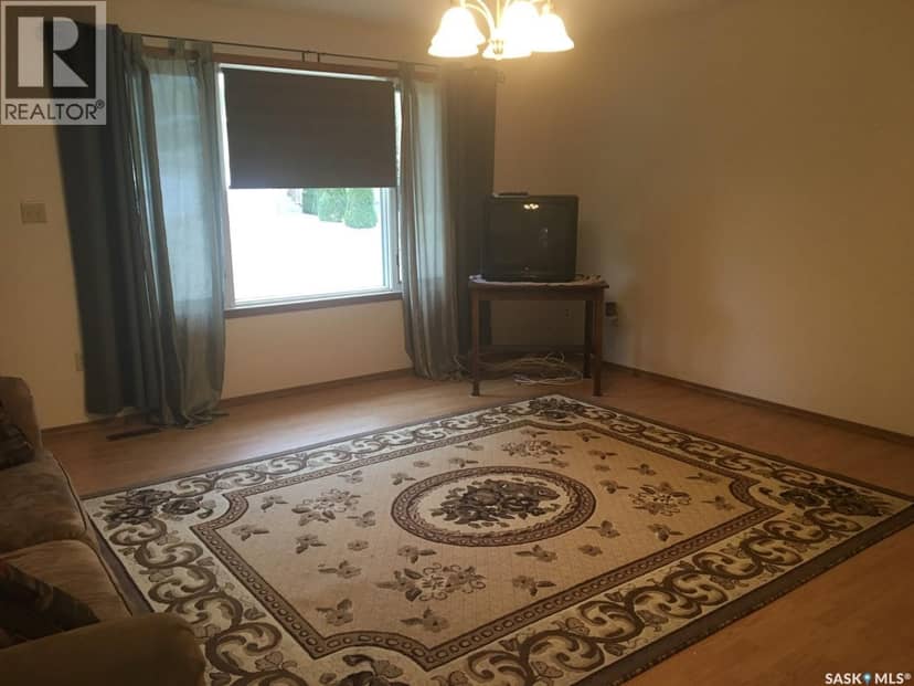 836 Peters AVENUE, Oxbow, photo 7