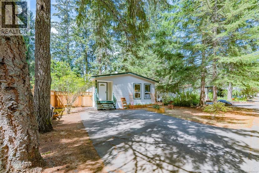 22 1310 Spruston Rd, Nanaimo