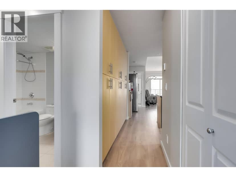 204 6077 LONDON ROAD, Richmond, photo 2