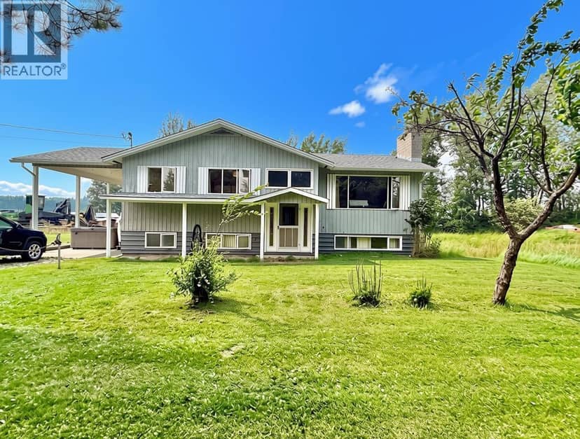 3049 CAMPBELL AVENUE, Horsefly