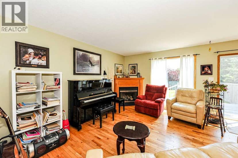 4009 69A Street Close, Camrose, photo 3