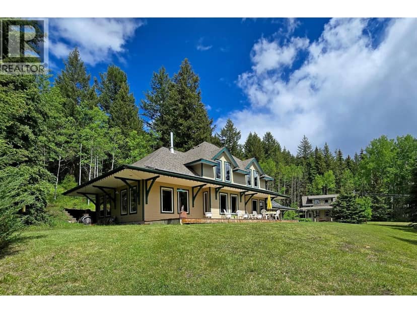 2842 PIONEER CRESCENT, 150 Mile House