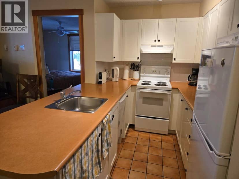 2060 Summit Drive Unit# 114, Panorama, photo 3