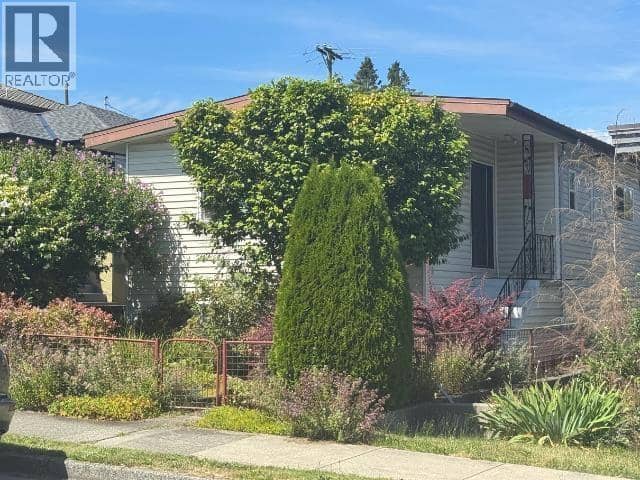 2935 ADANAC STREET, Vancouver, photo 3