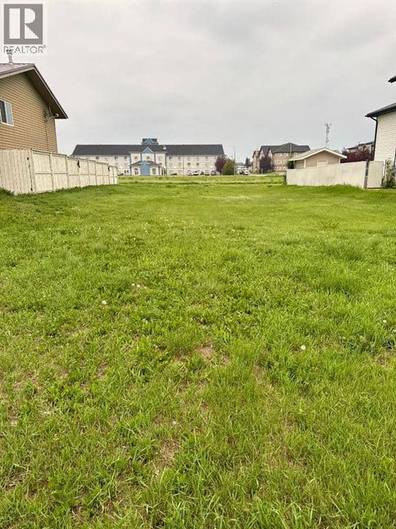 132 Upland Avenue W, Brooks, photo 2