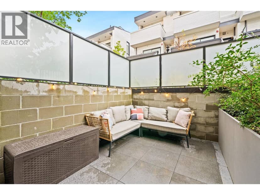 107 650 E 2ND STREET, North Vancouver, photo 6