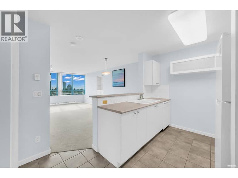 802 6611 SOUTHOAKS CRESCENT, Burnaby, photo 8