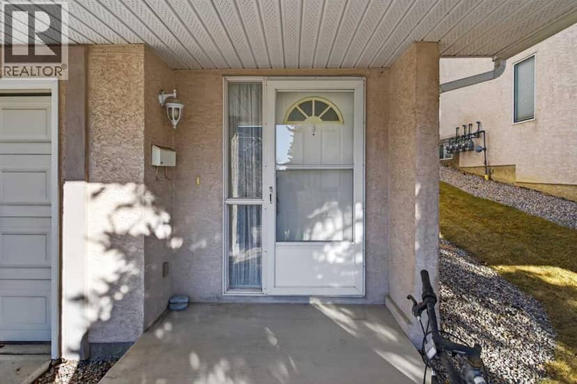 320 Sierra Morena Green SW, Calgary, photo 3