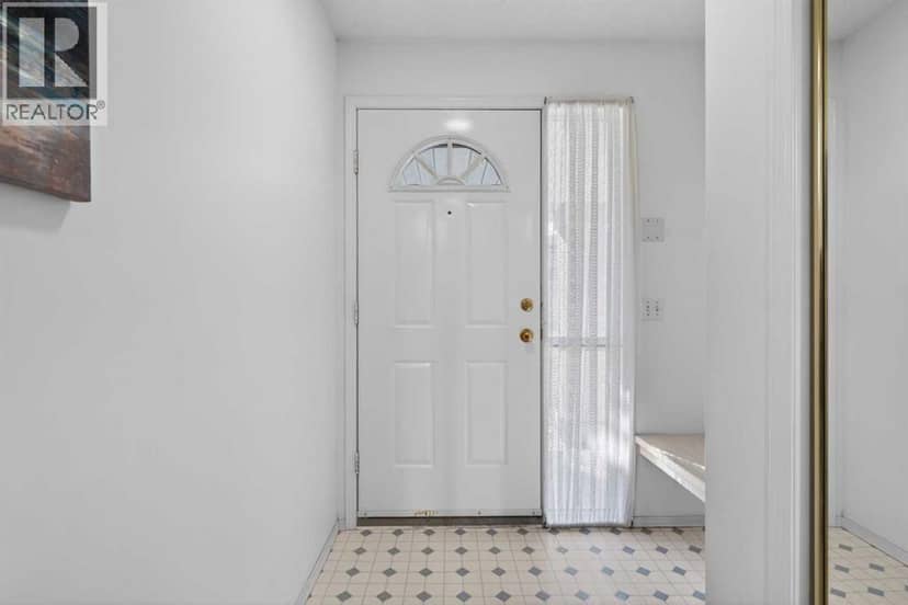320 Sierra Morena Green SW, Calgary, photo 4
