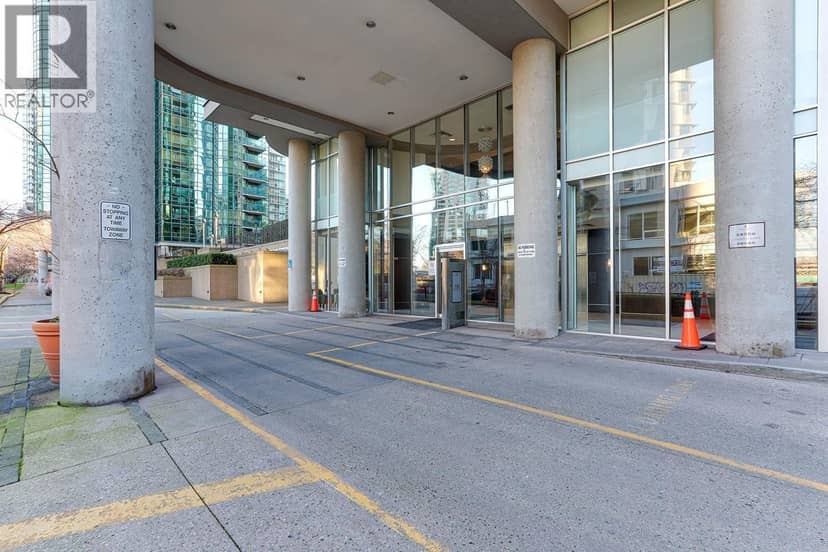 702 588 BROUGHTON STREET, Vancouver, photo 2