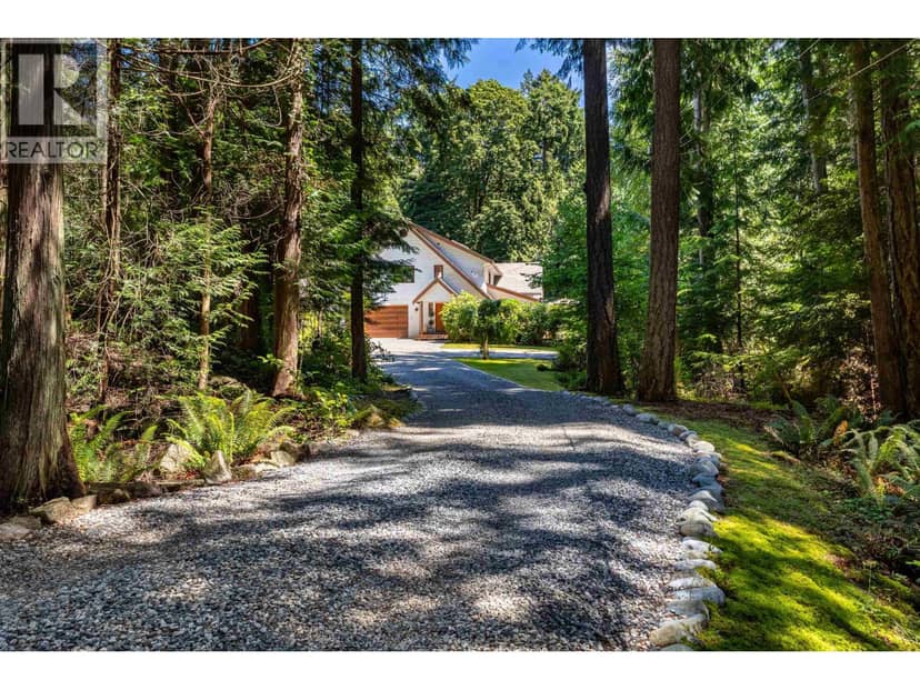 1484 HENDERSON AVENUE, Roberts Creek