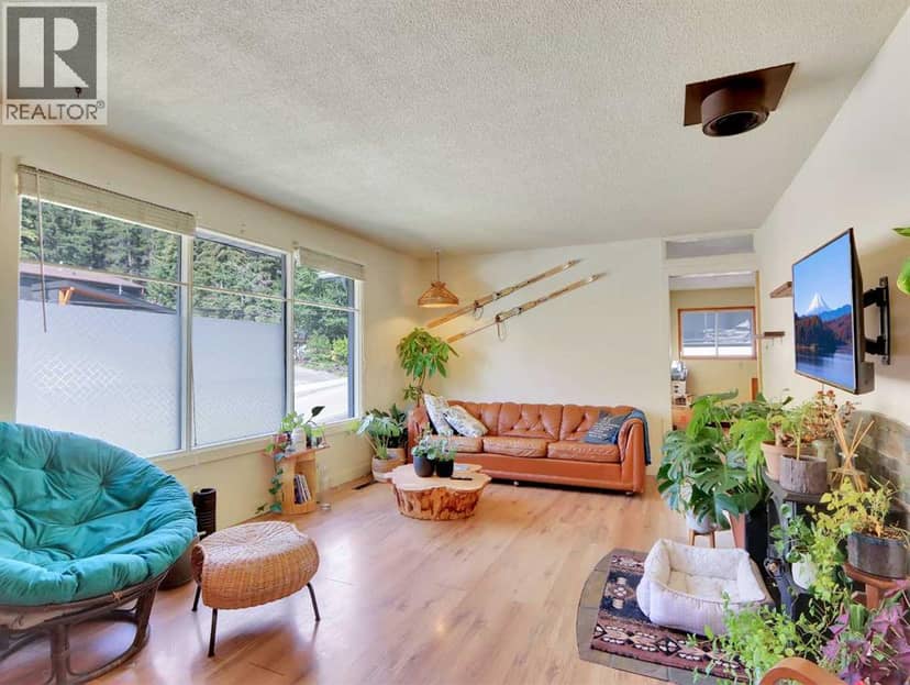 252 Three Sisters Drive, Canmore, photo 4