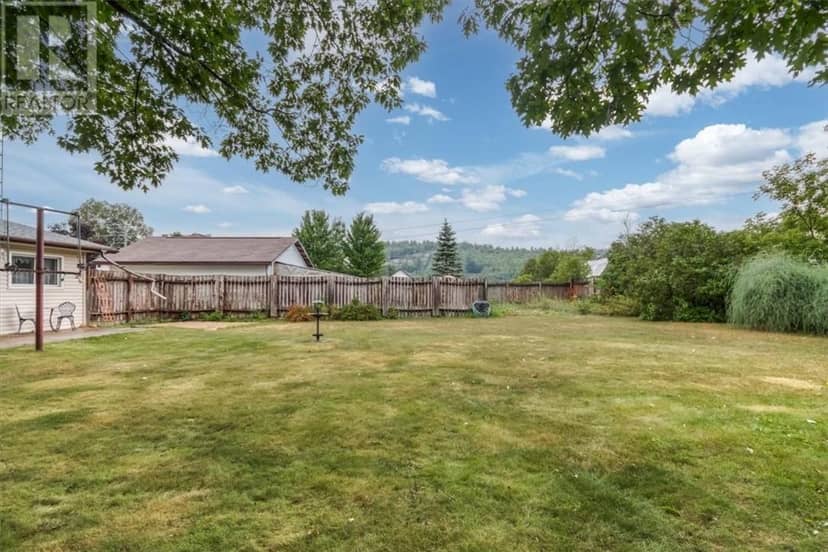 4 George Street, Webbwood, photo 6