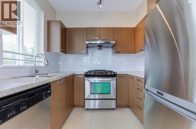 432 9500 ODLIN ROAD, Richmond, photo 4