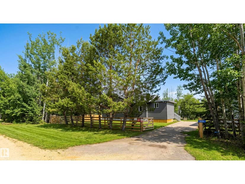 1651 Lakeview Ln, Rural Opportunity M.D.