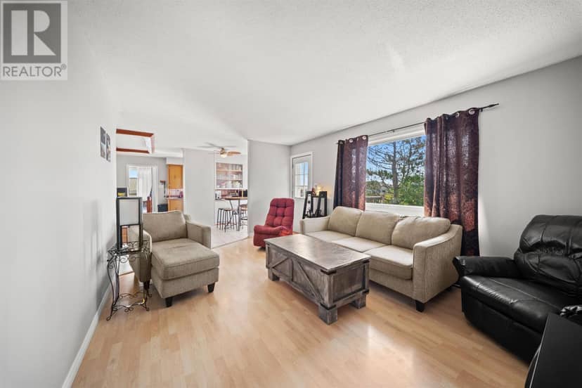 8185 Route 11, Maximeville, photo 8
