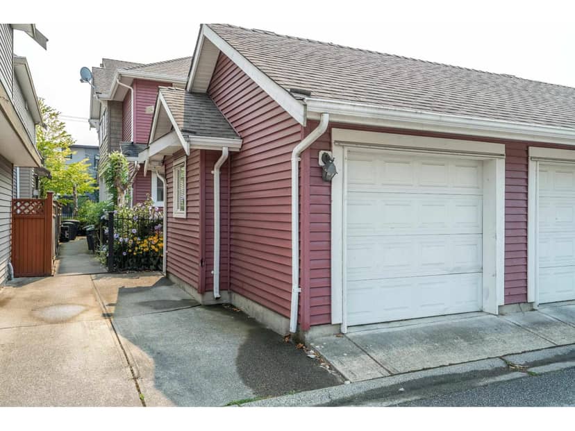 D2 19319 72 AVENUE, Surrey, photo 2