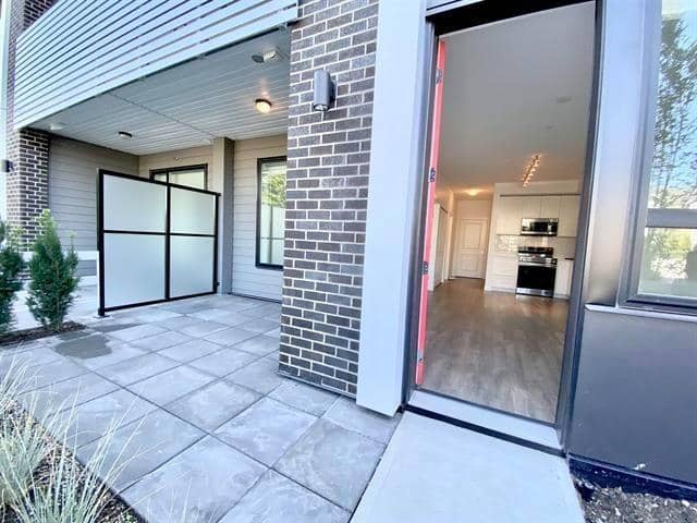 102 15858 FRASER HIGHWAY, Surrey, photo 3