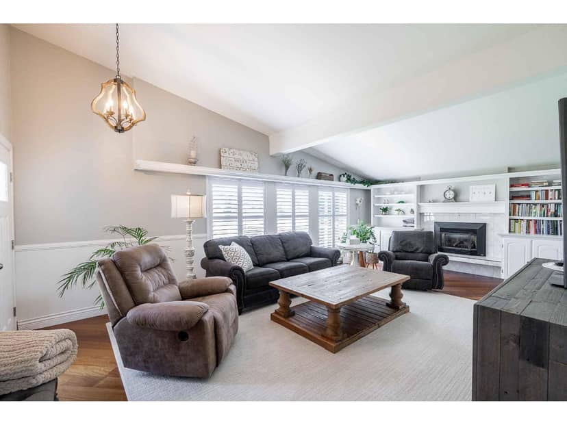 8129 HARVIE ROAD, Surrey, photo 3