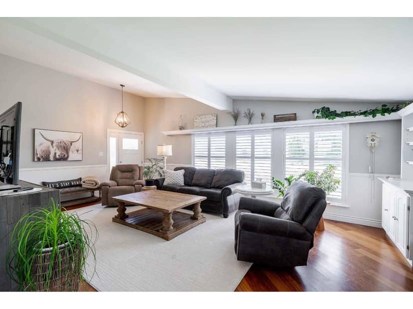 8129 HARVIE ROAD, Surrey, photo 4