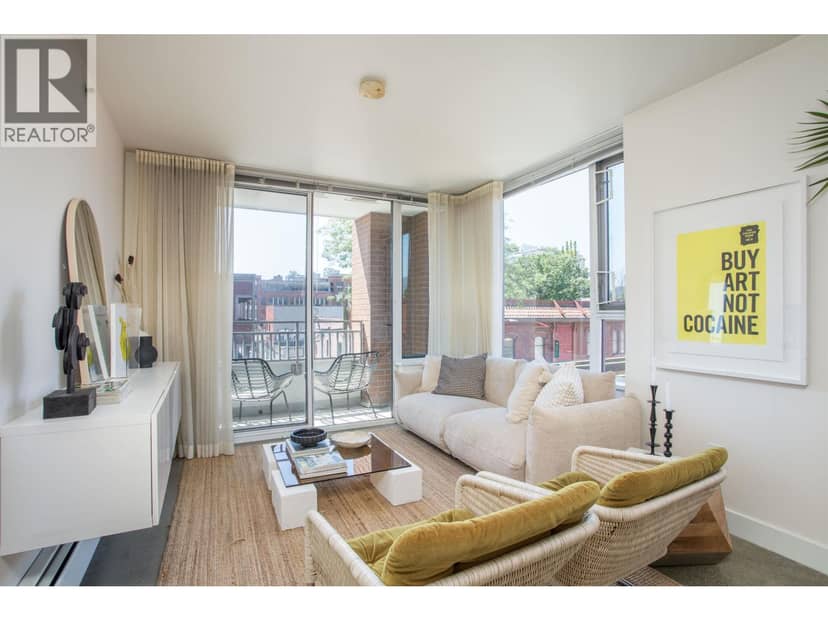 307 231 E Pender Street, Vancouver, photo 2