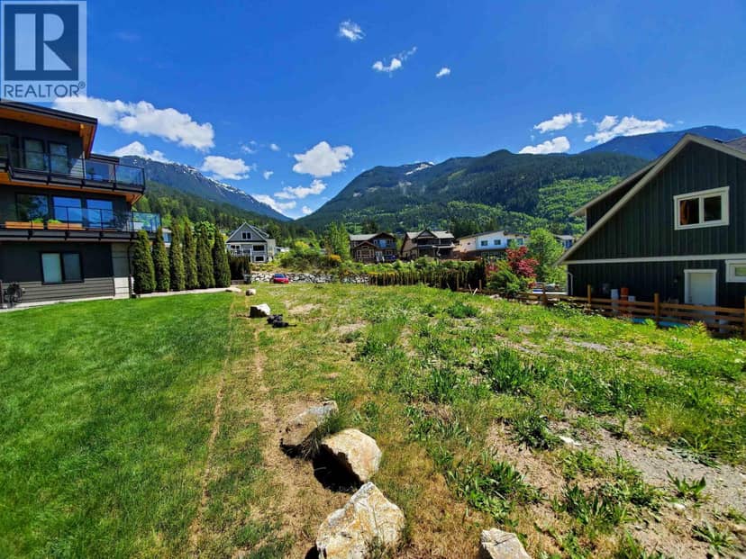 685 COPPER DRIVE, Squamish, photo 3