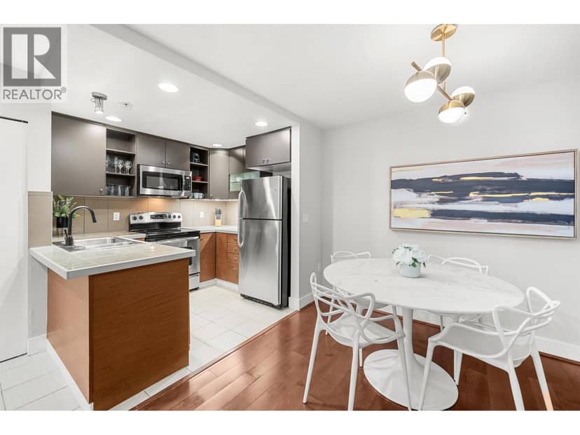 78 728 W 14TH STREET, North Vancouver, photo 3
