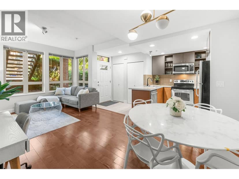 78 728 W 14TH STREET, North Vancouver, photo 2