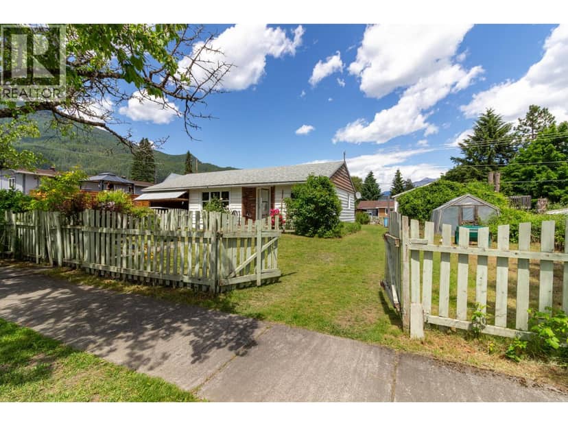 238 B Avenue, Kaslo
