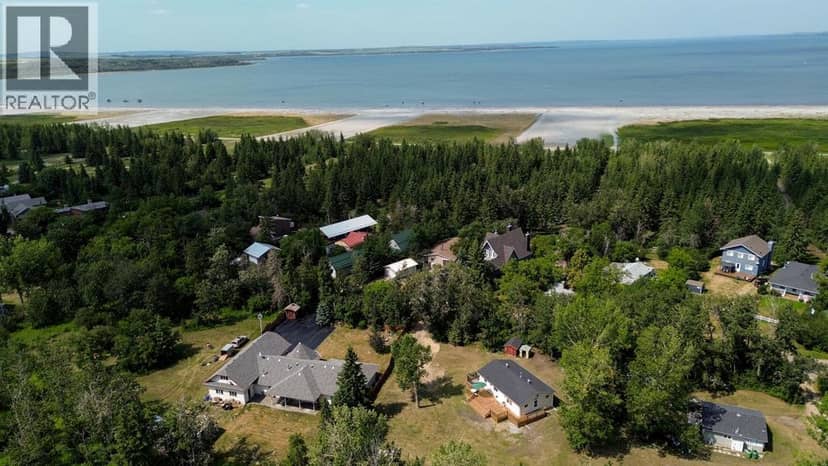 56 Lakeview Avenue, Gull Lake, photo 3