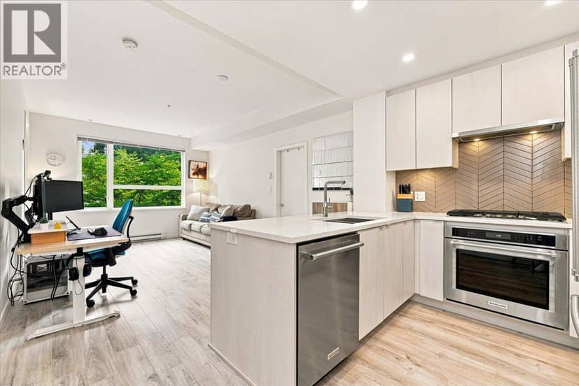 205 717 Breslay Street, Coquitlam