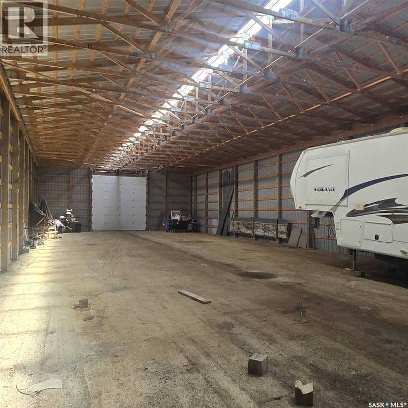 RM220 - Erhardt Shop & Farmland, Last Mountain Lake, photo 7