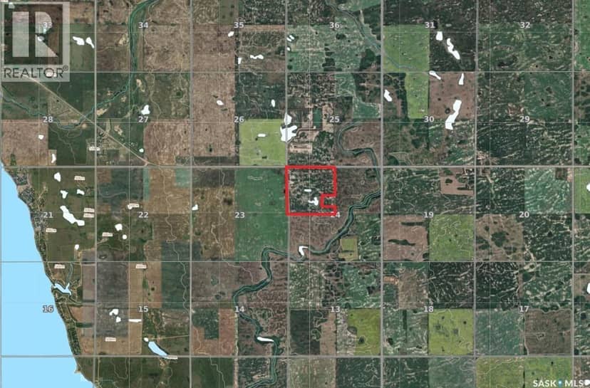 RM220 - Erhardt Shop & Farmland, Last Mountain Lake, photo 8