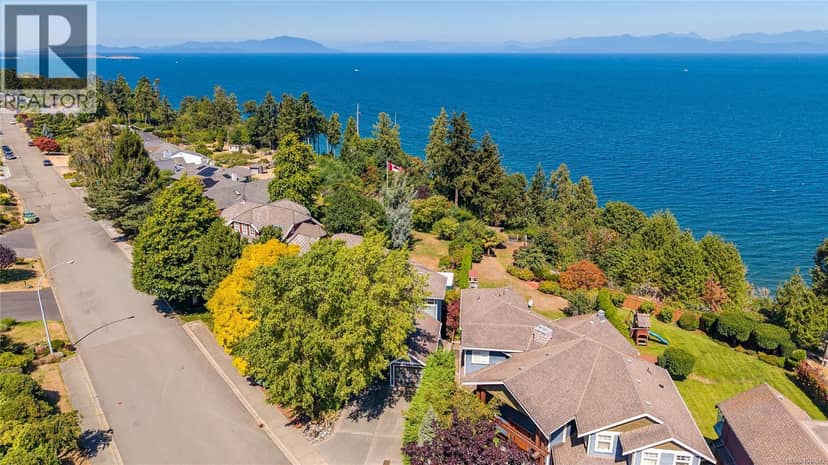 6002 Icarus Dr, Nanaimo