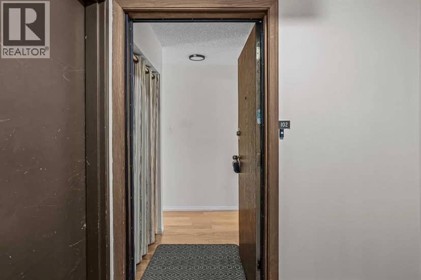 102, 417 Beaver Street, Banff, photo 2