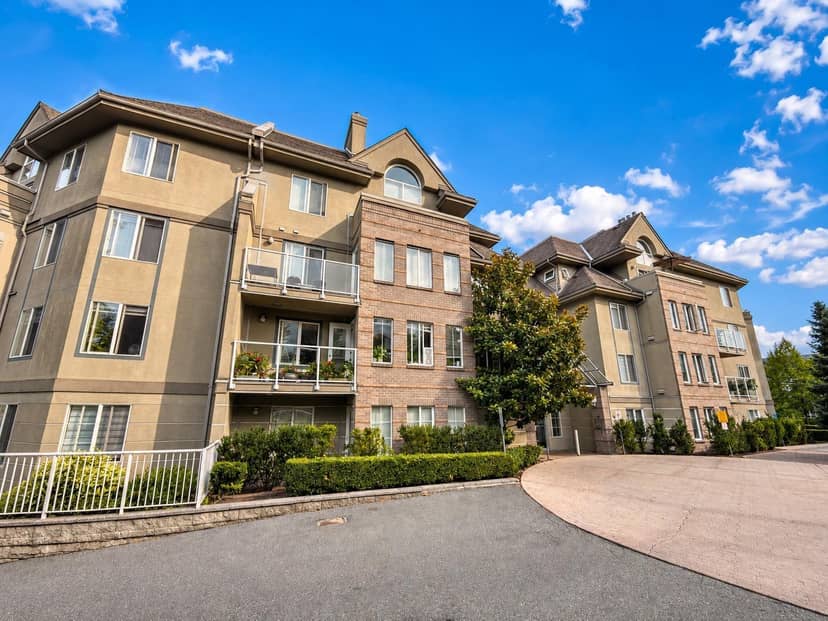 402 12125 75A AVENUE, Surrey, photo 2