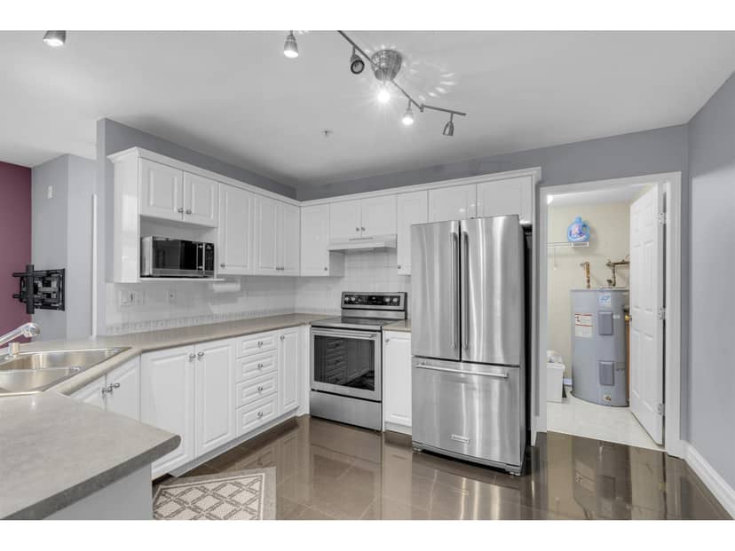 402 12125 75A AVENUE, Surrey, photo 8