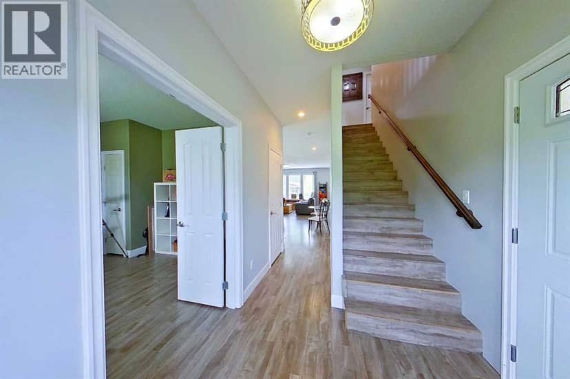 2704 Blueberry Street, Wabasca, photo 2
