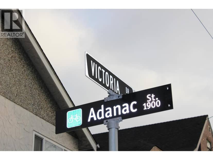 1925 ADANAC STREET, Vancouver, photo 2